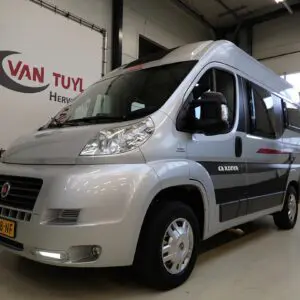 Adria TWIN 500 S Lengtebedden / ruime zit / vast toilet