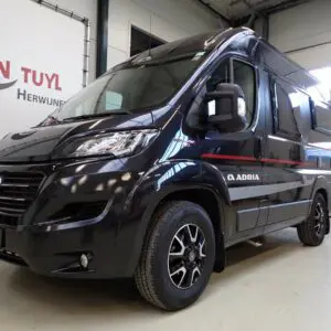 Adria TWIN 500 S Lengtebedden / Ruime zit / Vast toilet